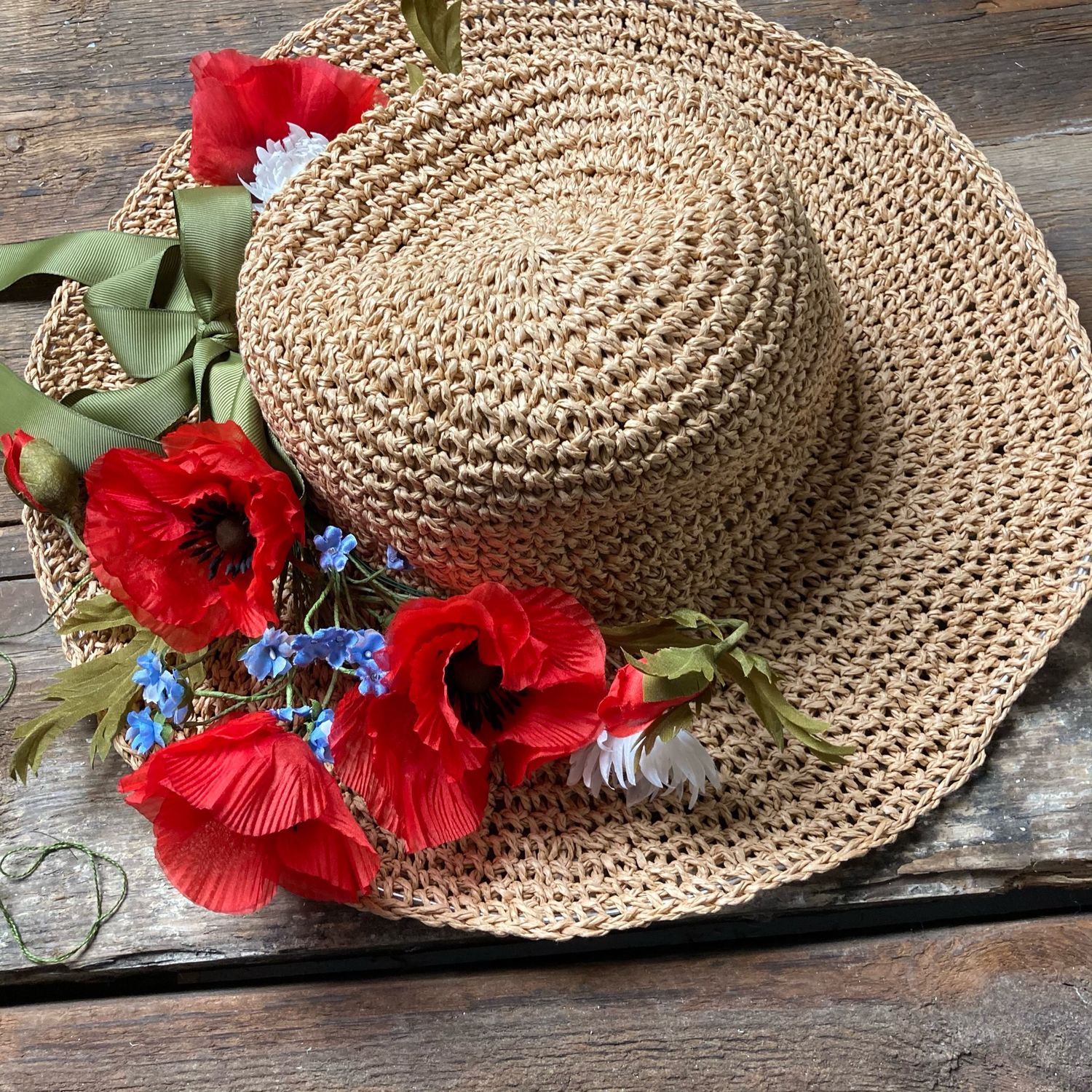 Цветы крючком для украшения шляпок - 74 фото