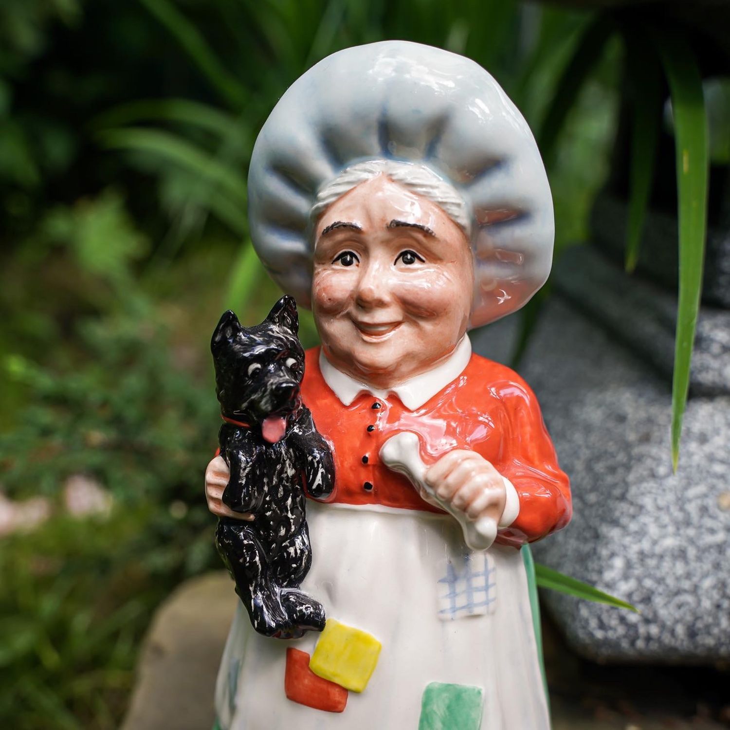 Винтаж Royal Doulton статуэтка "Old mother Hubbard” Англия, 1999 г в интернетмагазине Ярмарка