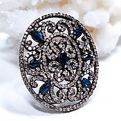 Серебряное кольцо с опалом, сапфирами и бриллиантами