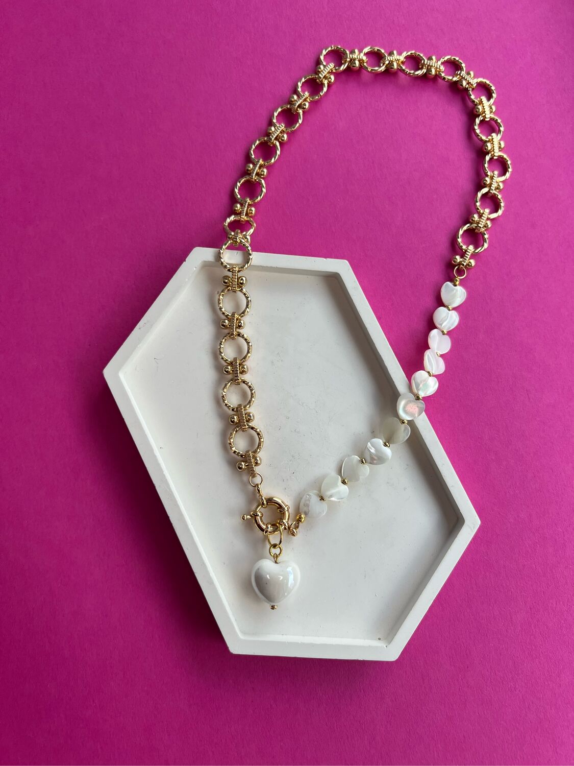 колье комбинированное. крупные бусы на шею. колье. много комбинированное ожерелье. колье из пластинок.