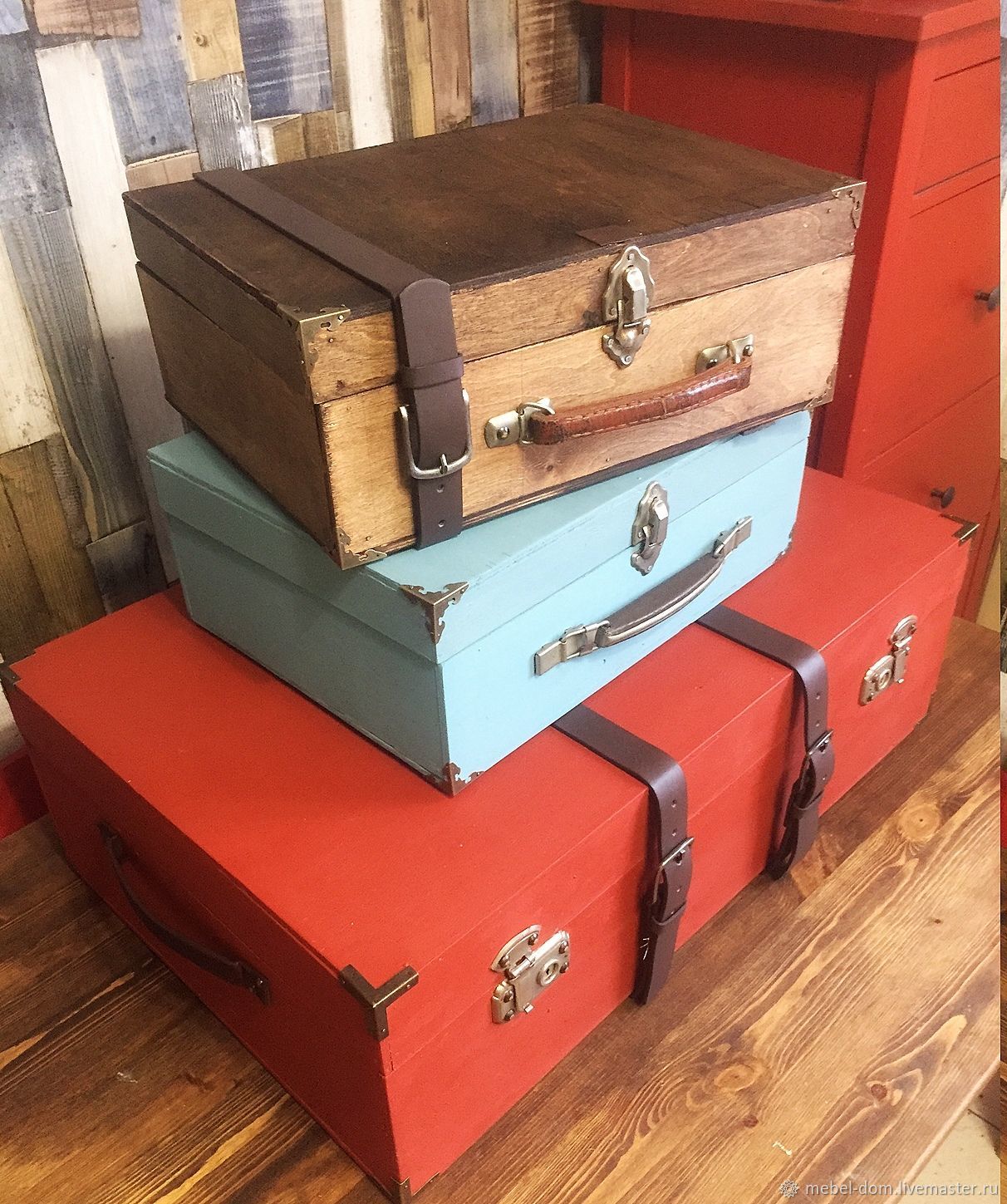 Деревянный чемодан