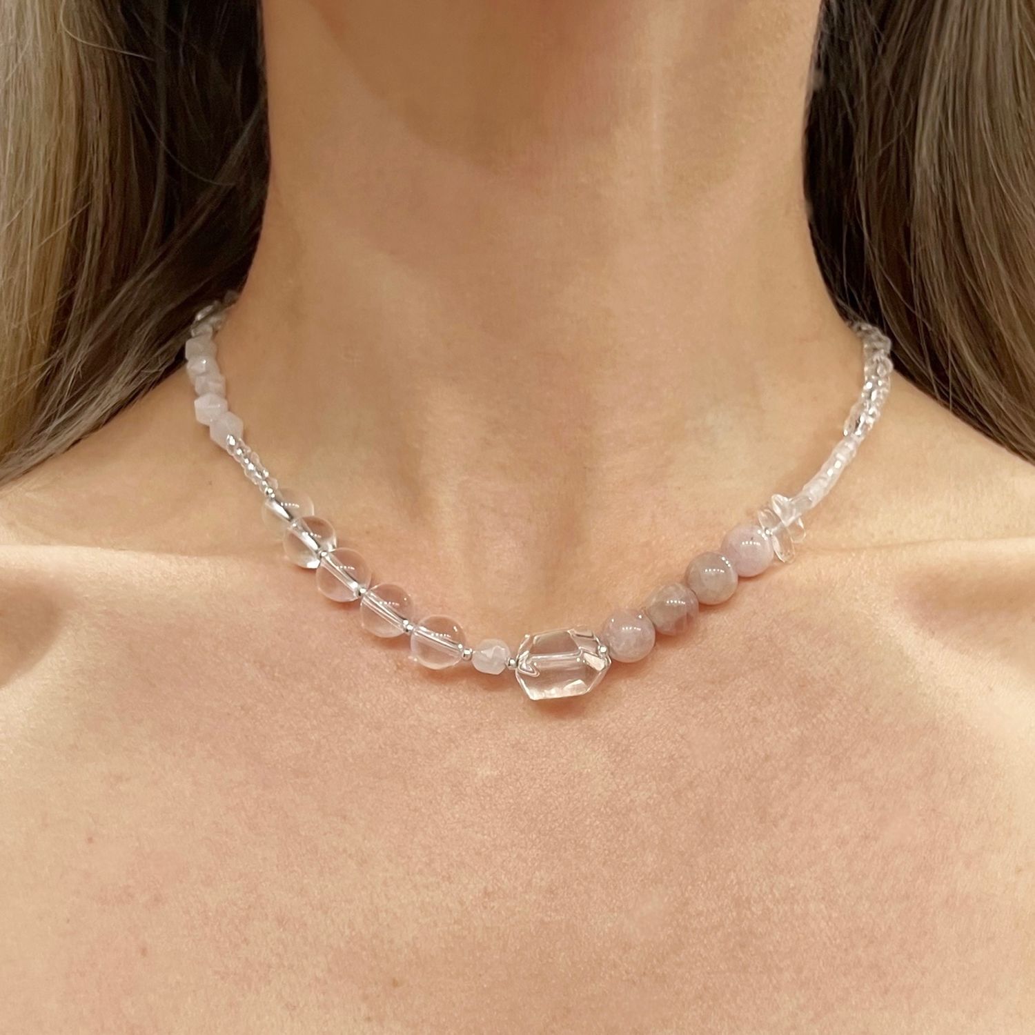 Колье из серебра, розового кварца и горного хрусталя в интернет ...