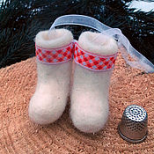 Сувениры и подарки handmade. Livemaster - original item White mini boots. Handmade.