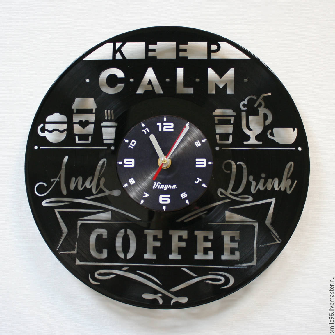 часы в кафе