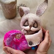 Кот с мышкой валяная игрушка сувенир