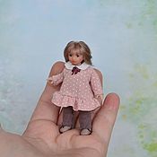 Кукла миниатюрная  1:12