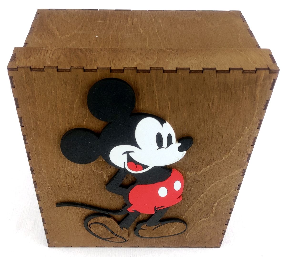 Упаковка пермь купить. Коробка Микки Маус для конфет квадратная. Деревянный шкатулка Микки Маус. Мики Маус коробочки Свитбокс. Коробка Микки Маус для конфет квадратная мужская.