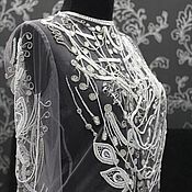 The embroidery is with crystals style Roshas