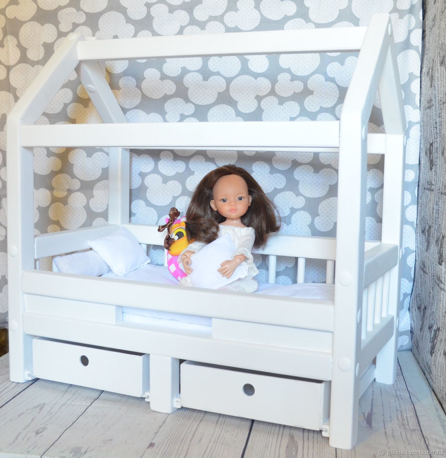 Детская кровать кукольный домик
