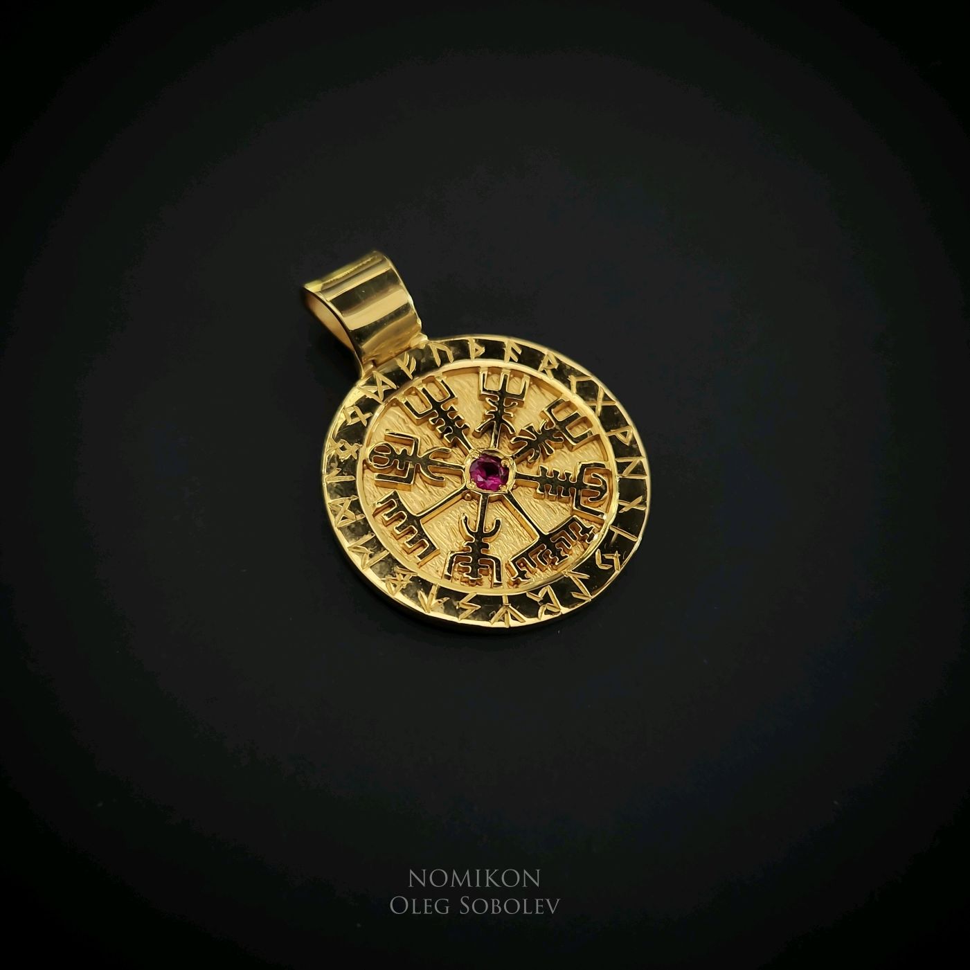 Vegvisir с рубином (Вегвизир - рунический компас) купить в интернет ...