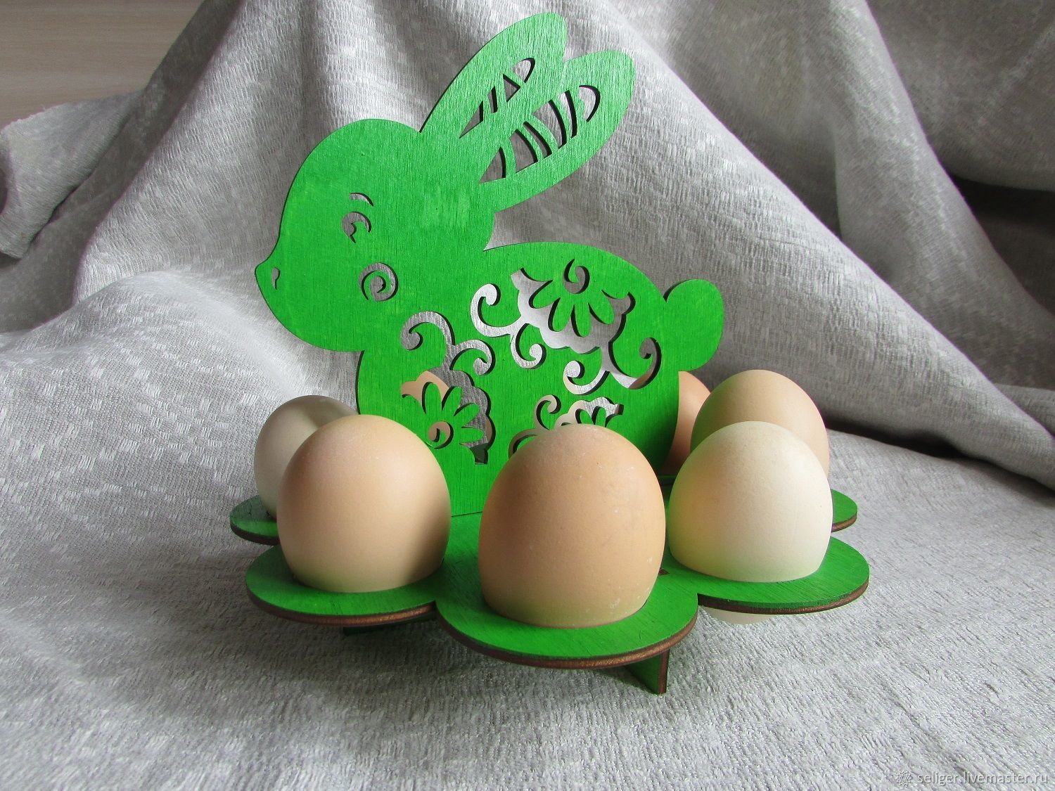 фото пасхального яйца на подставке