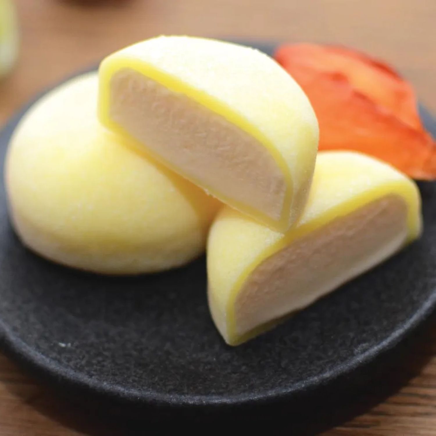 Моджи десерт. Mochi Ice Cream Нил. Лепщик Моти. Моти с манго. Японское мороженое Моджи.