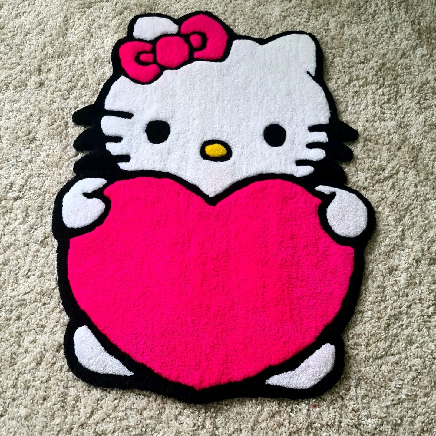 Тафтинговый коврик ручной работы Hello Kitty в интернет-магазине на Ярмарке  Мастеров | Ковры для дома, Анапа - доставка по России. Товар продан.