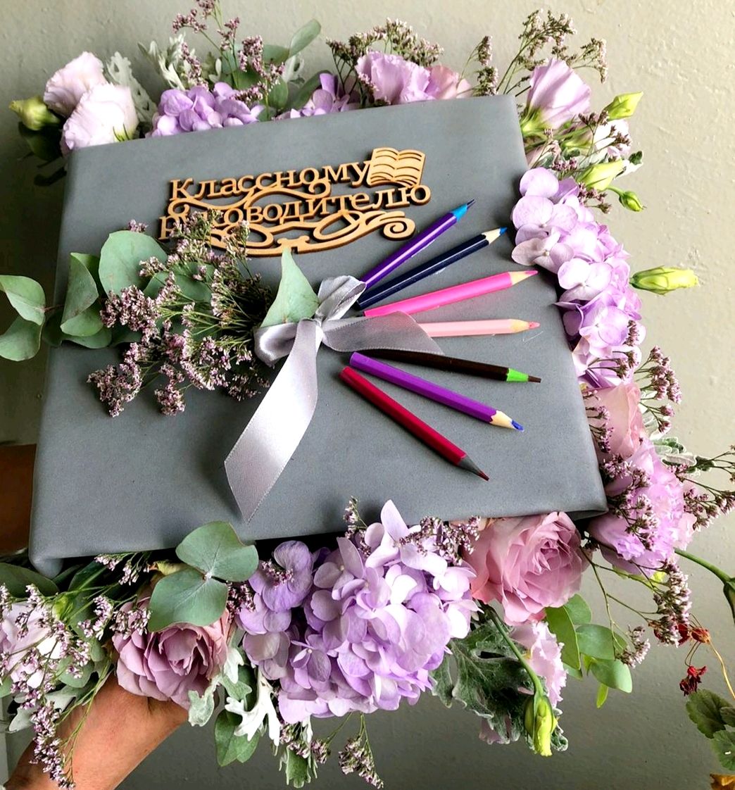 Книга из цветов "Классному руководителю" Подарок учителю, Композиции, Москва,  Фото №1