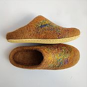 Обувь ручной работы handmade. Livemaster - original item Slippers flip-flops women`s felted wool Golden. Handmade.