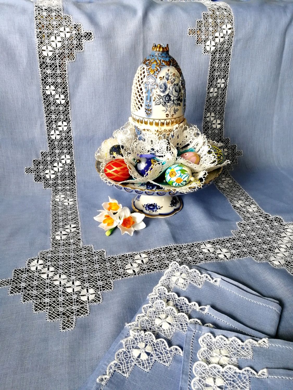 Старинное шитье - Антикварные предметы быта купить в Москве - Антикварная лавка в Калашном