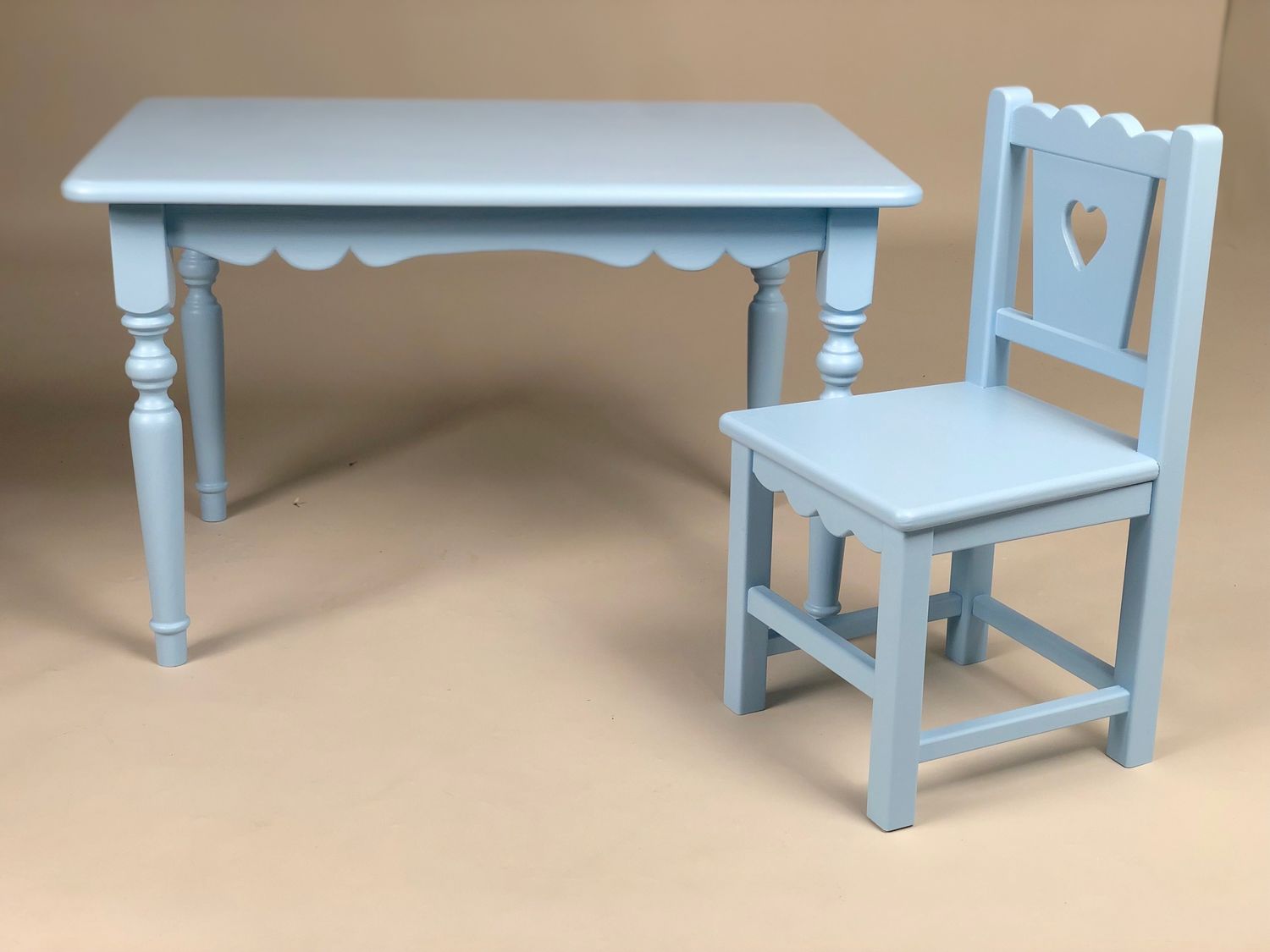 Изготовление столы и стулья