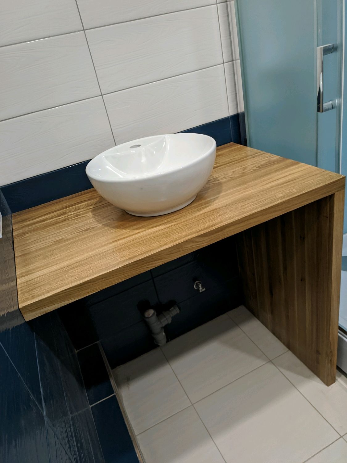 Дизайн ванной с накладной раковиной