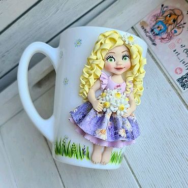 Посуда ручной работы. Ярмарка Мастеров - ручная работа Куколка на кружке. Handmade.