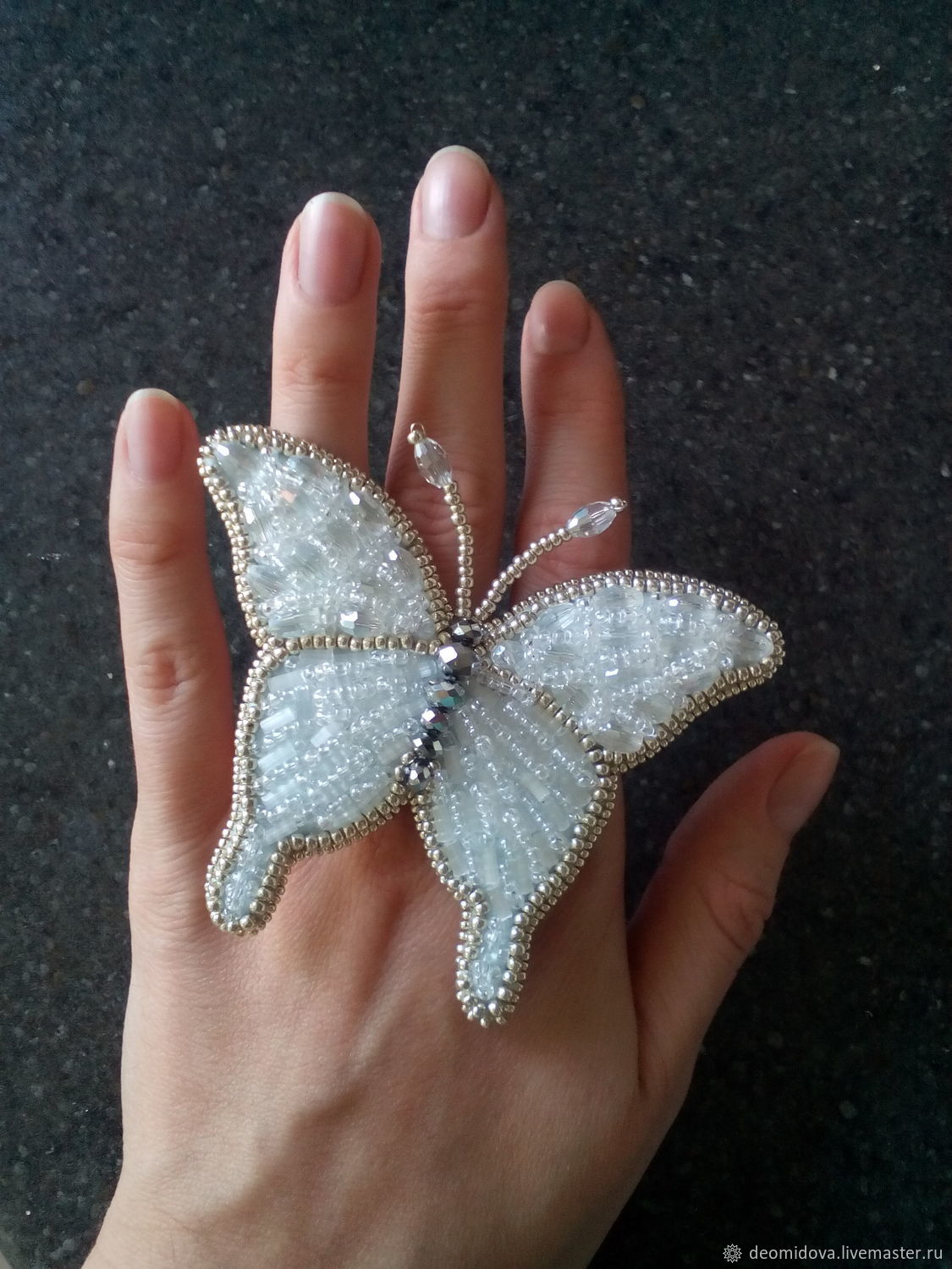 Кольцо из бисера с бабочкой