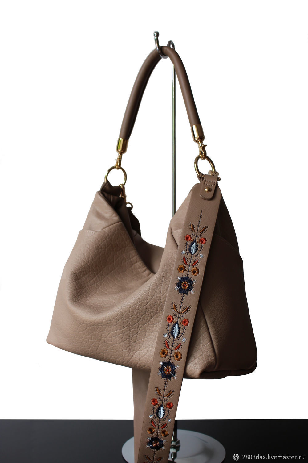 Beige leather bag with an embroidered strap, taupe, Sacks, Bordeaux,  Фото №1