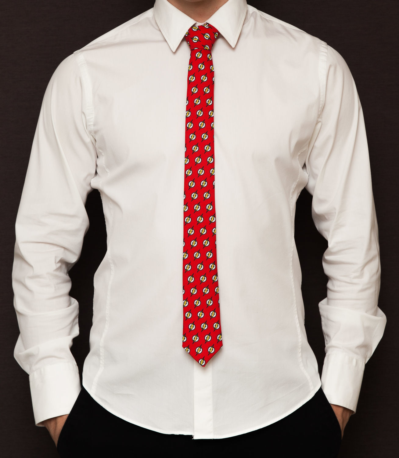Мужские рубашки с красным галстуком