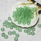 Материалы для творчества handmade. Livemaster - original item Round Beads 40 pcs 4 mm Light green with gold luster Matte. Handmade.
