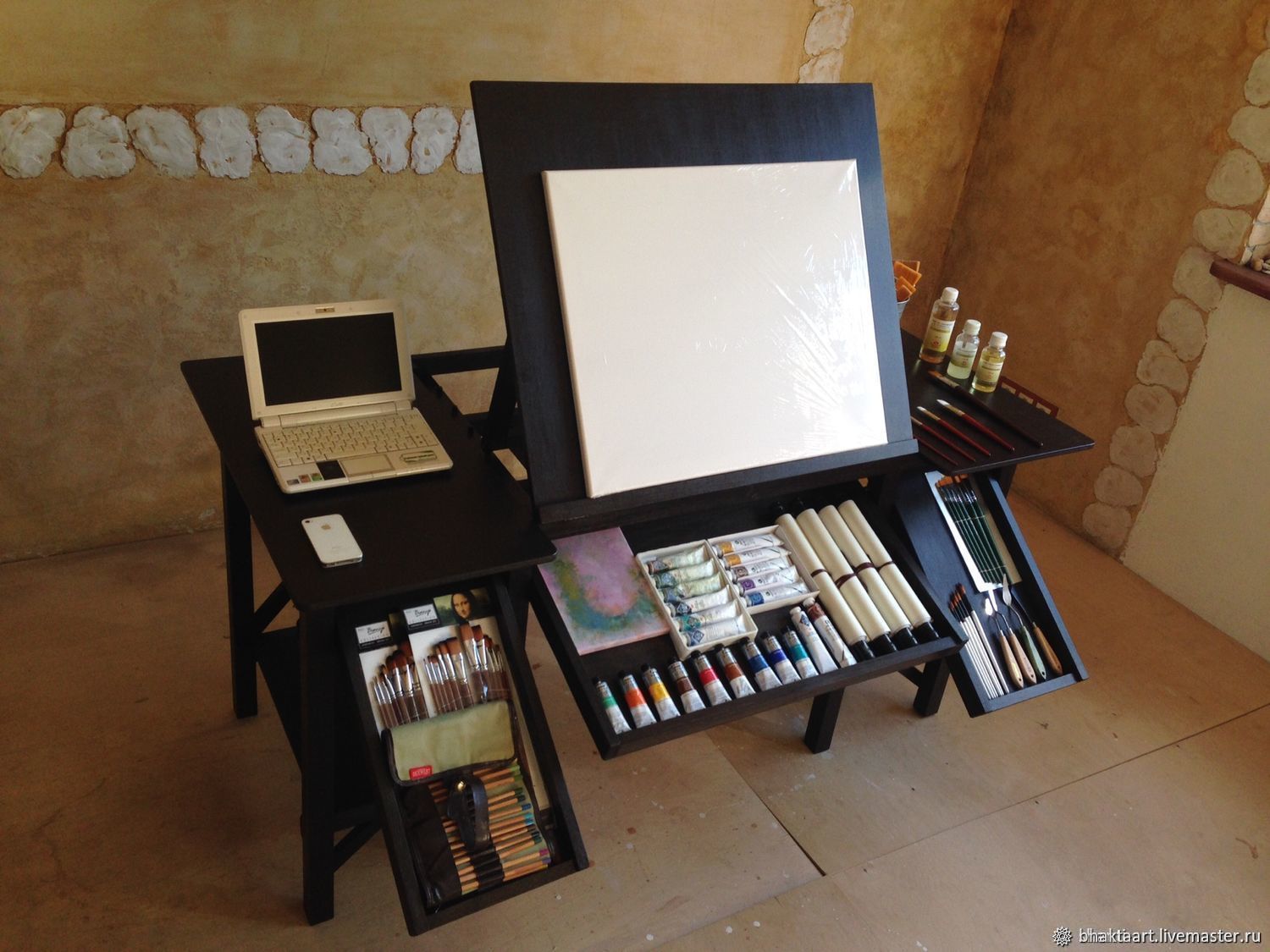 Столик для натюрмортов с планшетом уголок