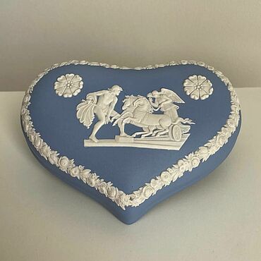 Винтаж ручной работы. Ярмарка Мастеров - ручная работа Винтаж: Wedgwood шкатулка в форме сердца, винтажная, коллекционная, бисквит. Handmade.