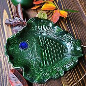 Керамическое голубое блюдо-рыба