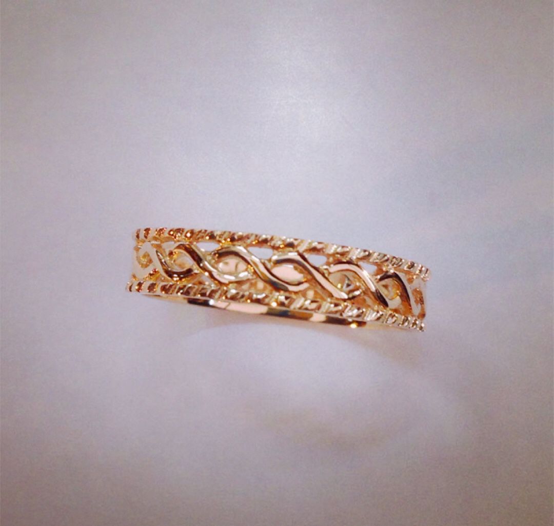 Золотое кольцо с узором
