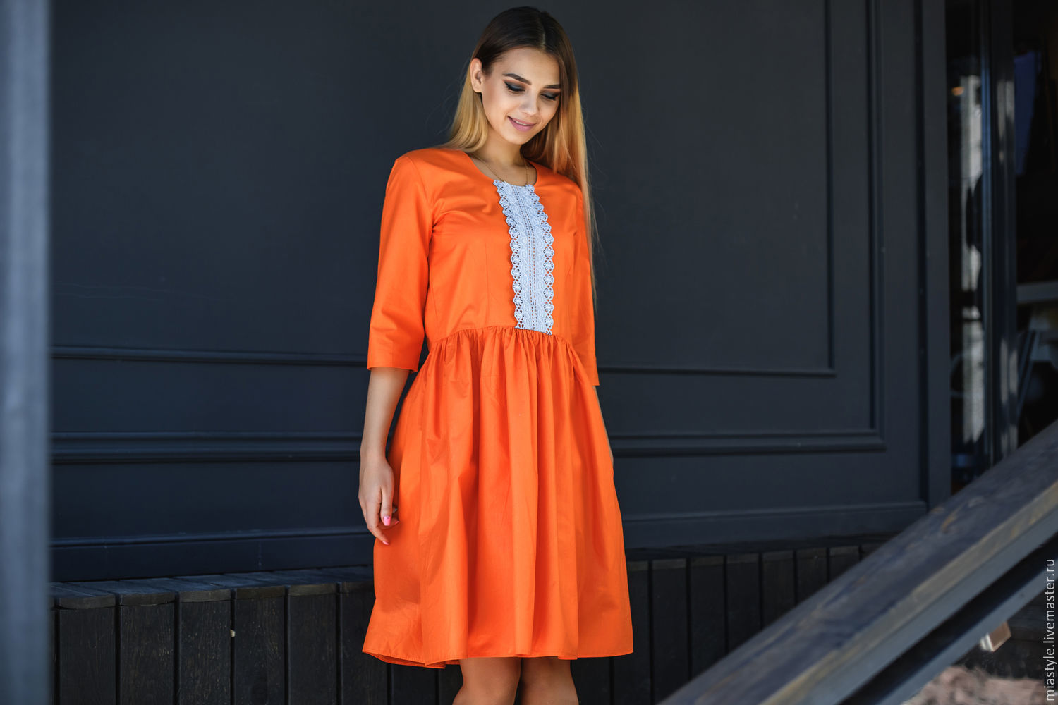 Зара оранжевое платье 2023