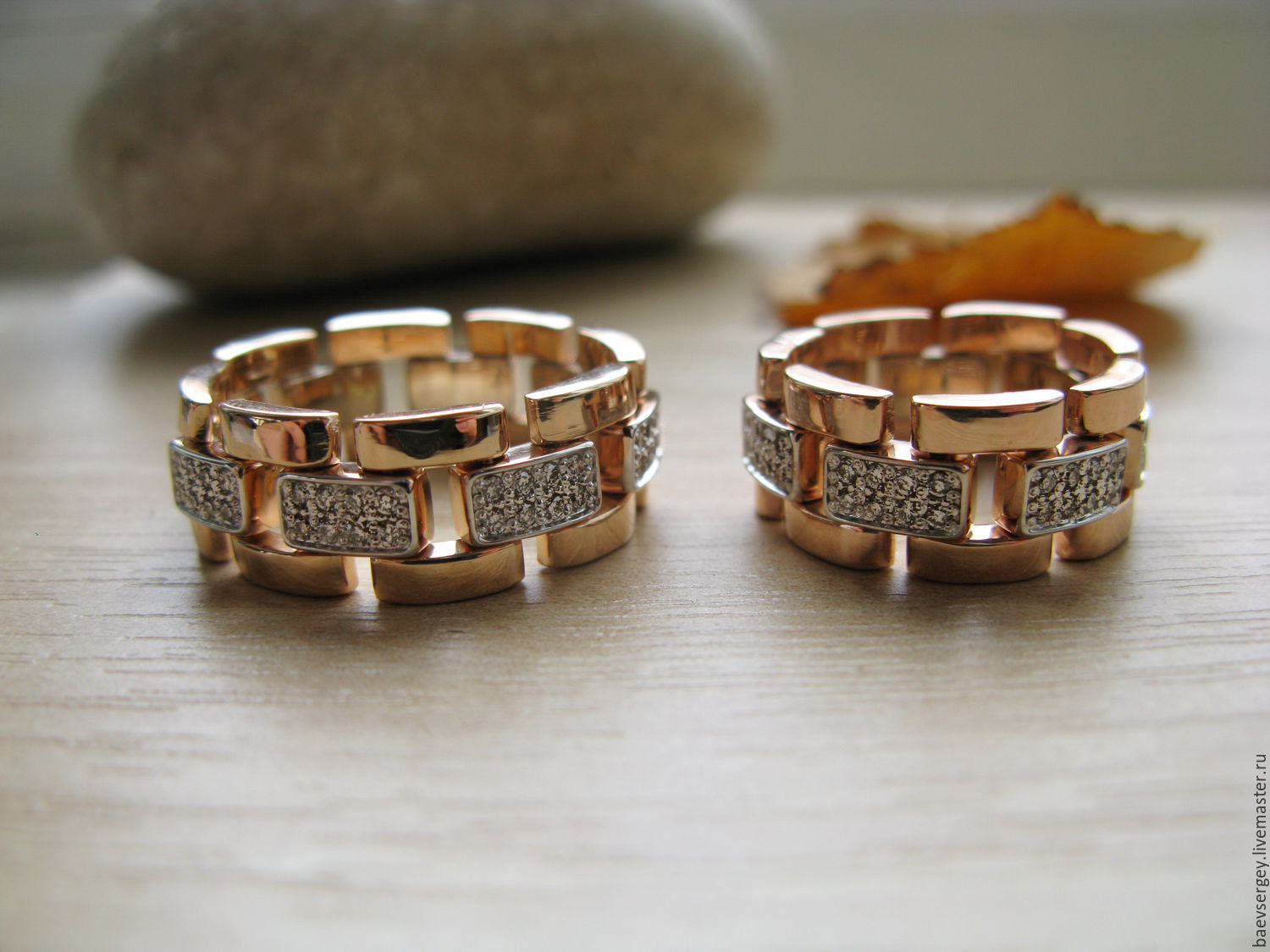 Оригинальные обручальные кольца из золота