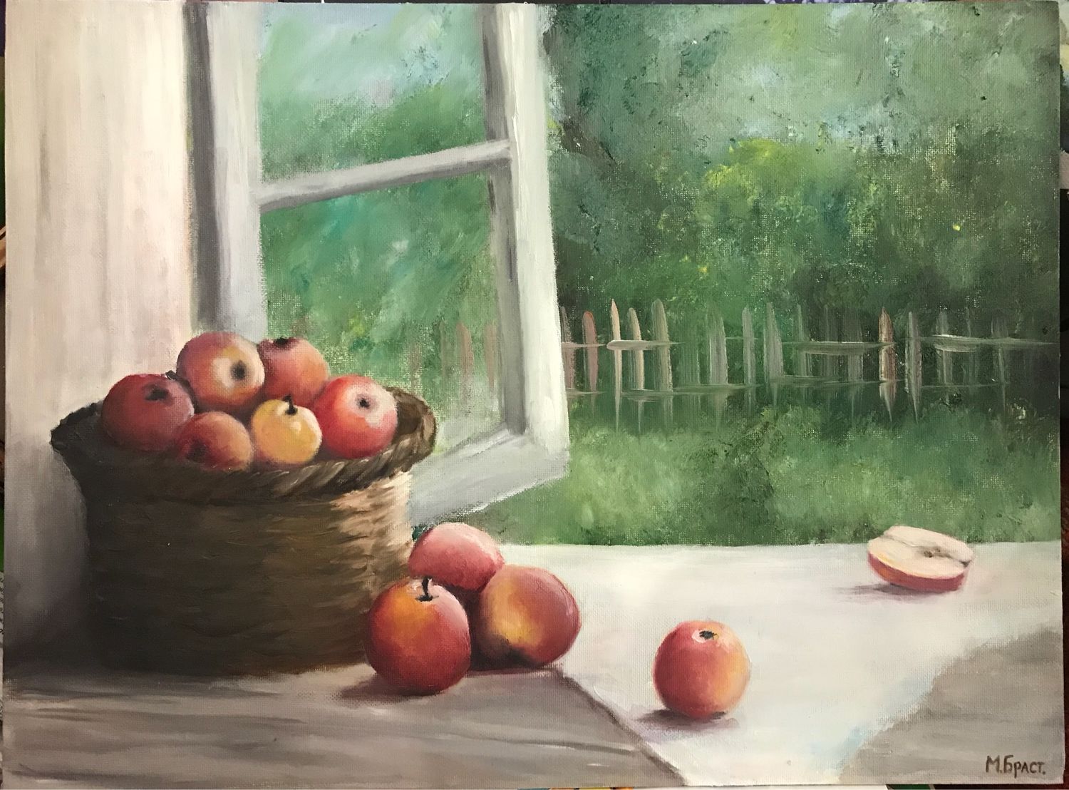 Натюрморт яблоки на окне