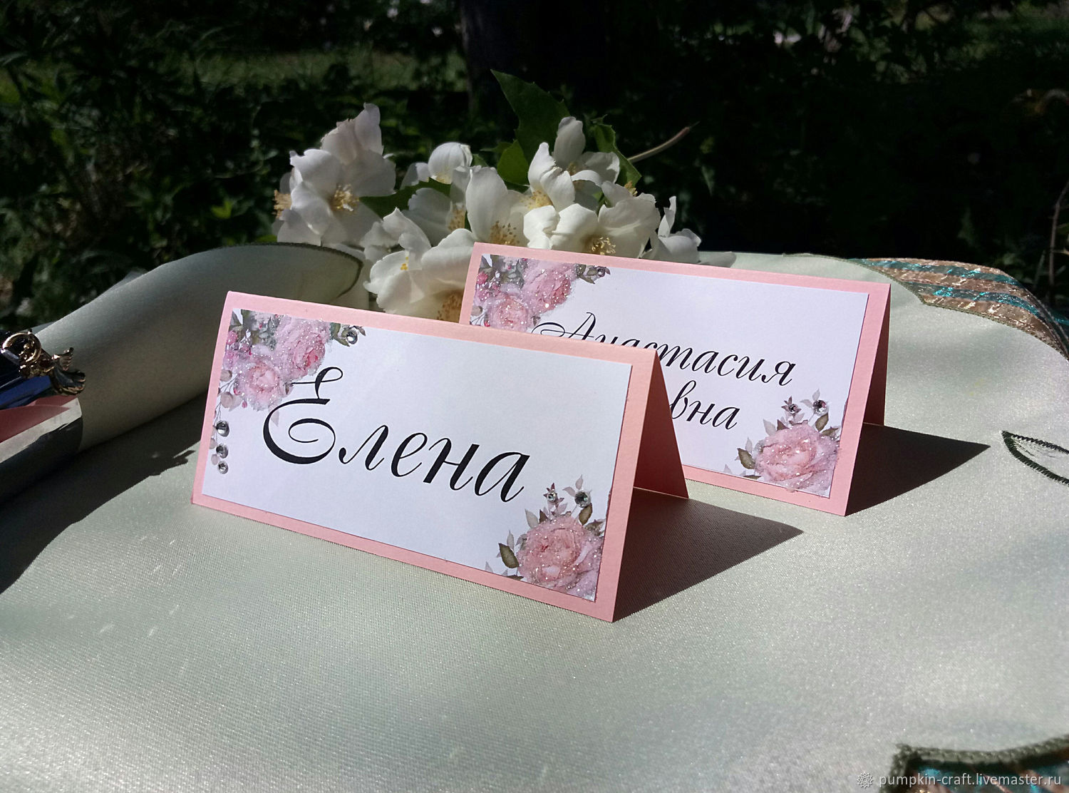 Таблички на стол. Свадебные таблички на стол. Таблички с именами на свадьбу. Именные карточки для гостей. Именные таблички на свадебный стол.