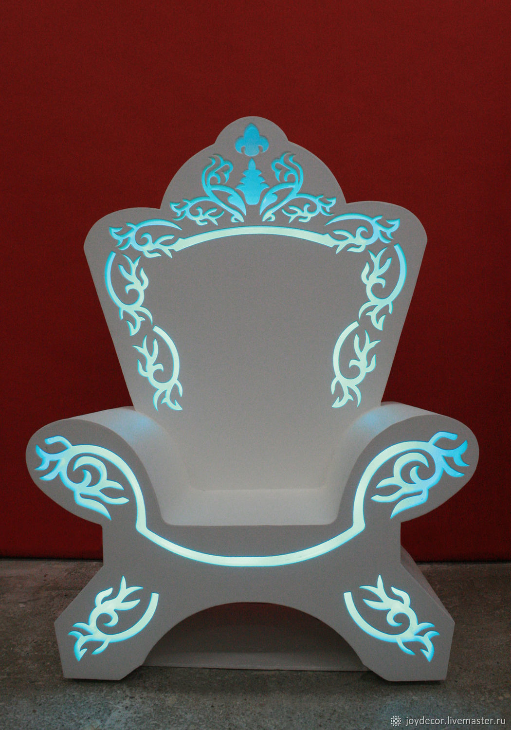 Трон для королевы в детский сад. Трон из пенопласта. Как сделать трон деда мороза. Трон деда мороза. Трон деда мороза.