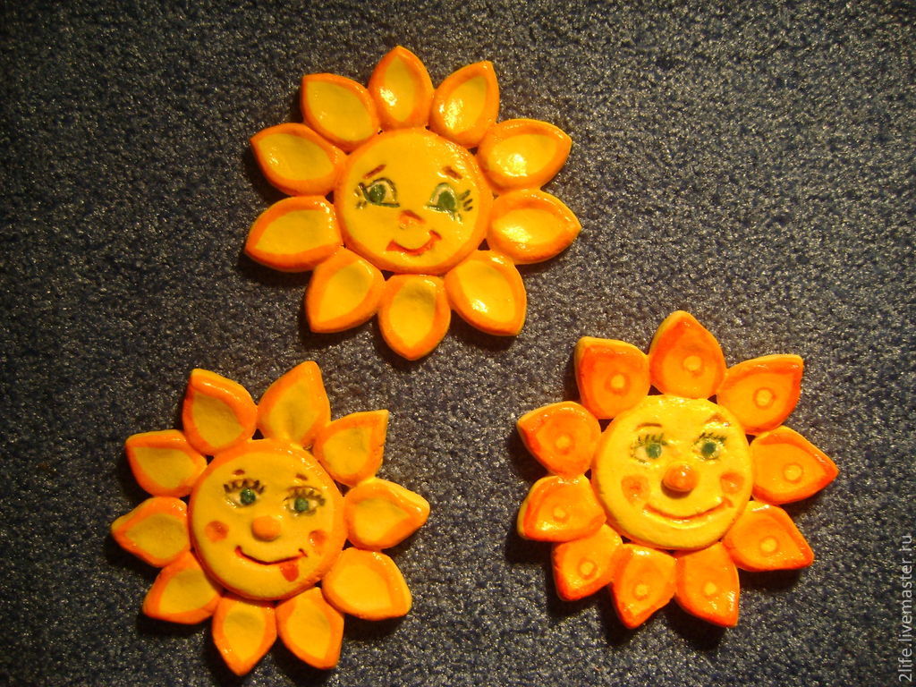 Тестопластика солнышко. Солнышко из теста. Поделки из солёного теста солнышко. Солнце из соленого теста. Поделки из соленого теста своими руками.