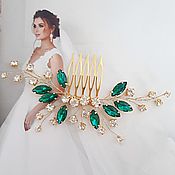 Свадебный салон handmade. Livemaster - original item Emerald comb with earrings for the bride. Handmade.