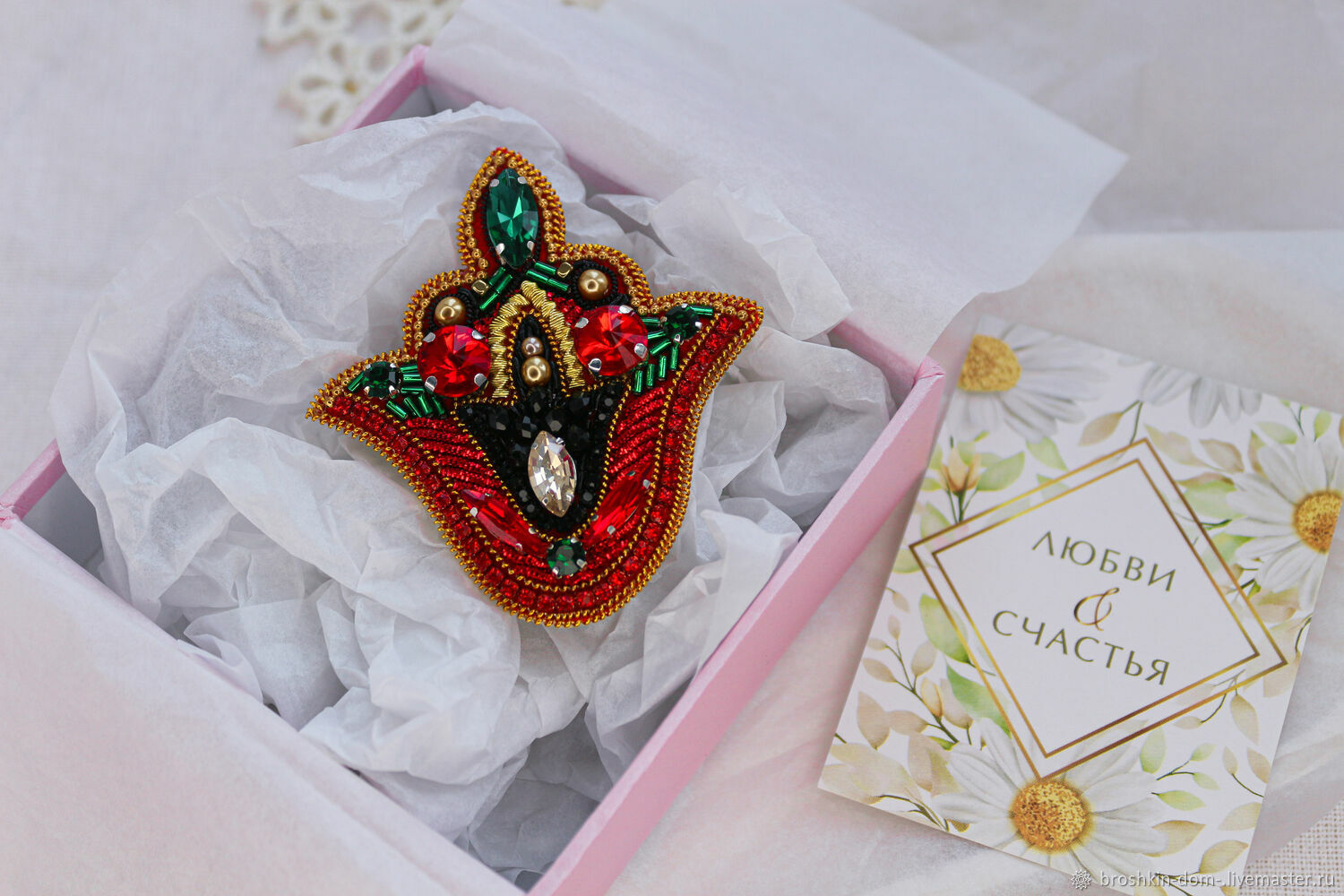 татарская брошь. брошь из фетра орнамент. брошка с татарским орнаментом. брошь в татарском стиле. брошь геральдическая лилия из бисера.