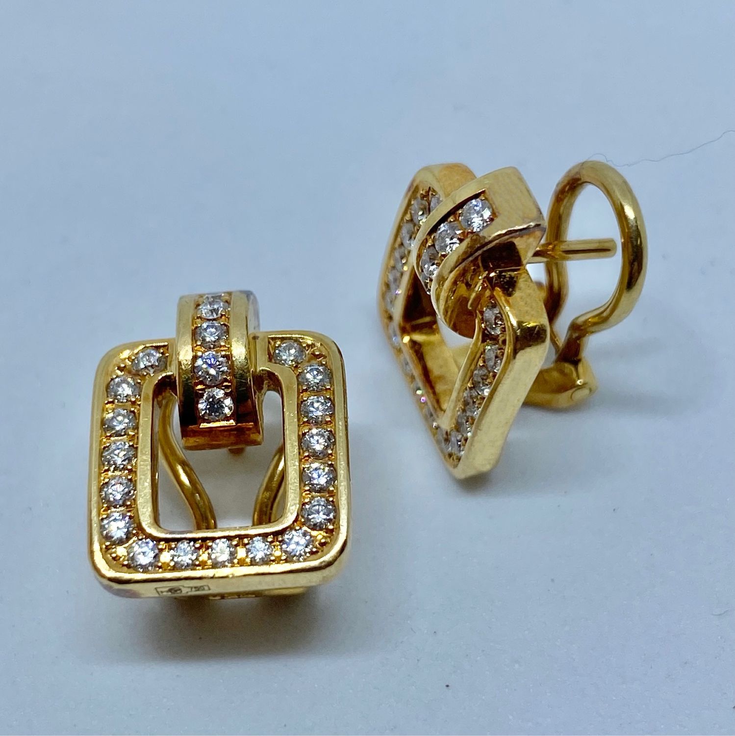 Золотые серьги 750 пробы с бриллиантами. Серьги Chopard les chaines. Chopard les chaines кольцо. Сережки шопард. Chopard Earrings.