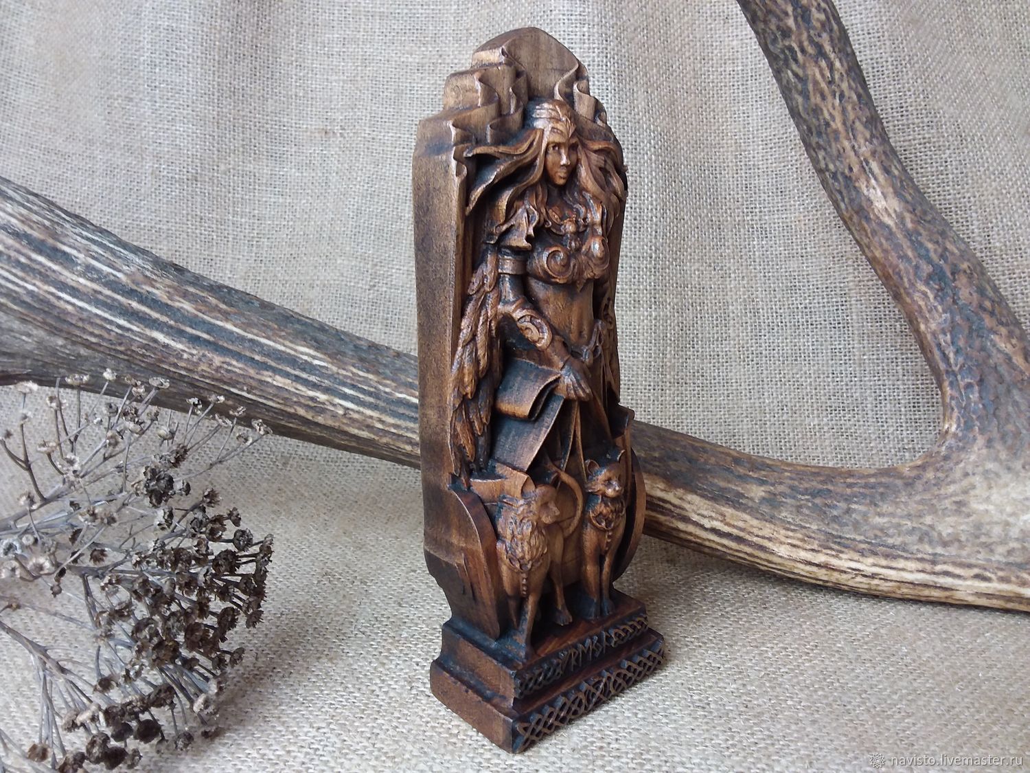 Статуэтка из дерева Фрейя, Скандинавская богиня Freja Goddess statue ...