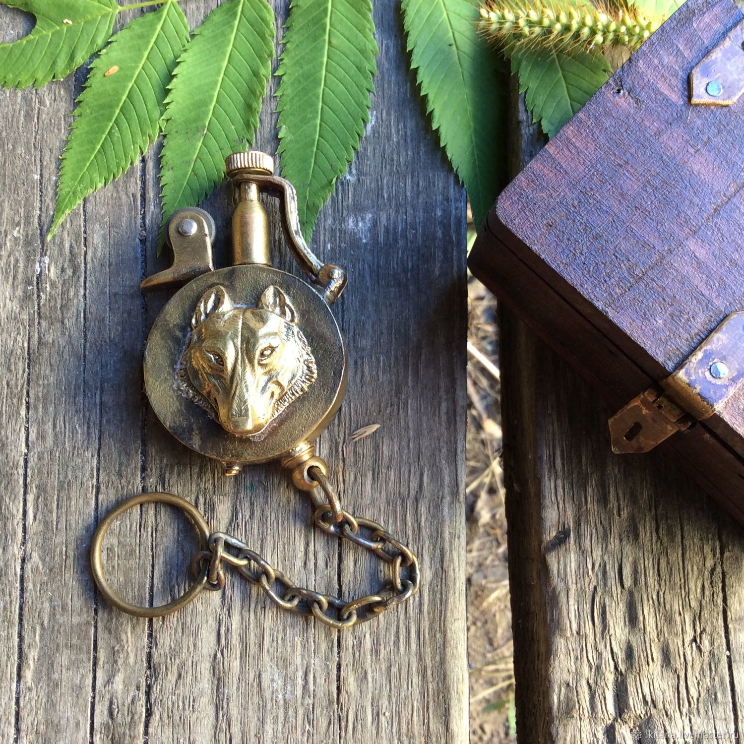 Амулет охотника. Скандинавский амулет с лапой. Охотничьи брелки. Оберег охотника своими руками. Амулет охотника.