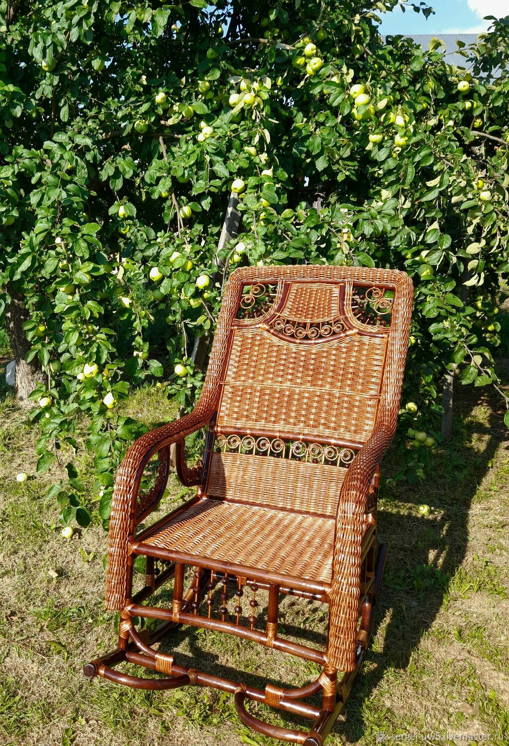 кресло качалка для дачи плетеное