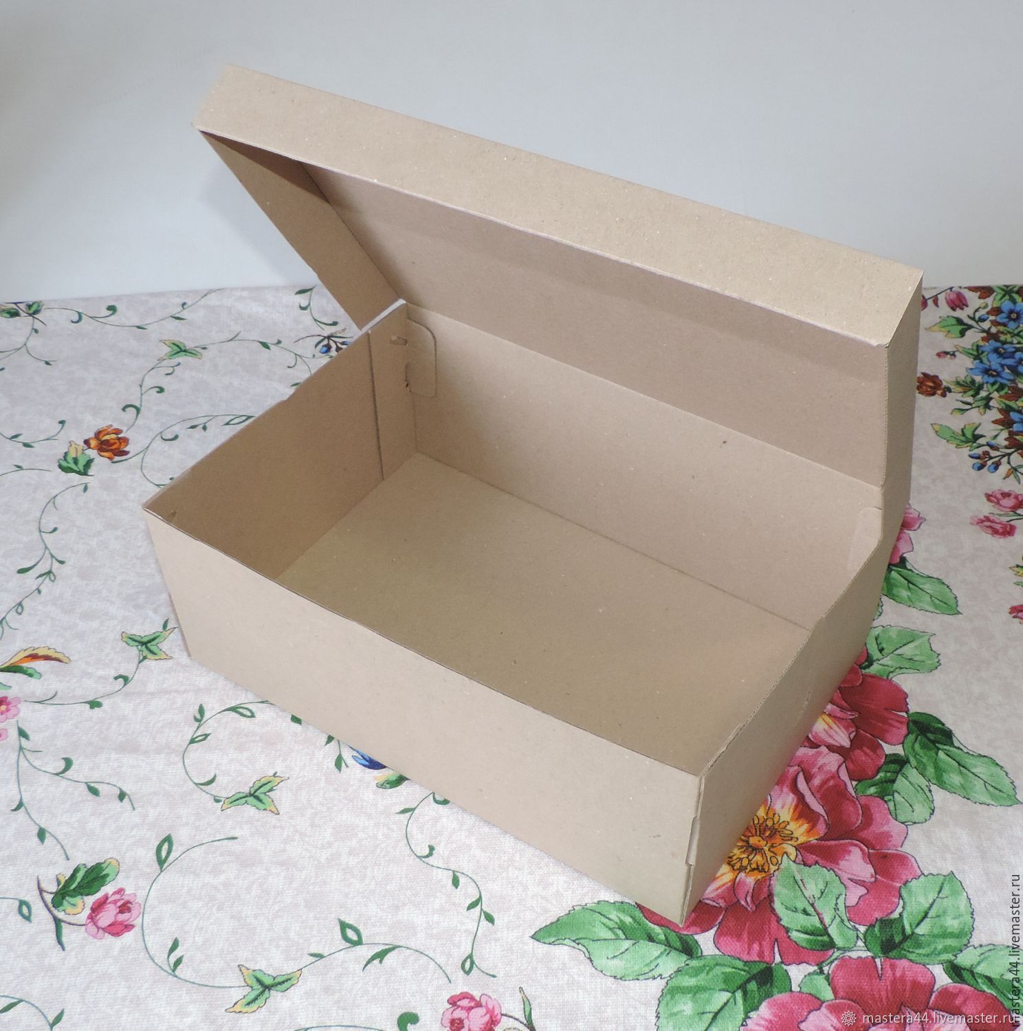 Собрать коробку самому. Коробки шкатулки картонные. Коробка из картона для подарка. Прямоугольная коробка из картона. Коробочка из картона для подарка.