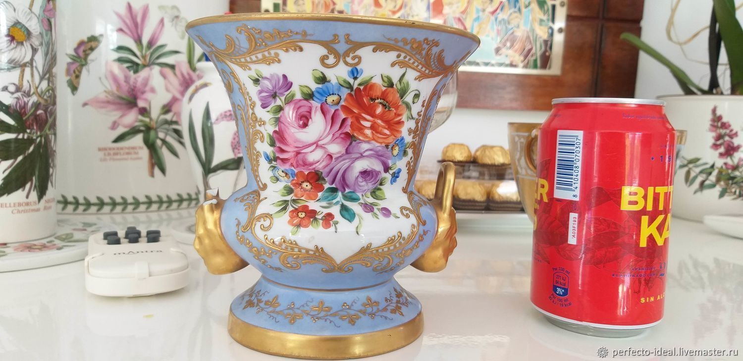 Старые вазы авито. Винтажная ваза лиможский фарфор франция. Ваза китайская с лотосом. Авито ваза винтаж. Голубая ваза винтаж.