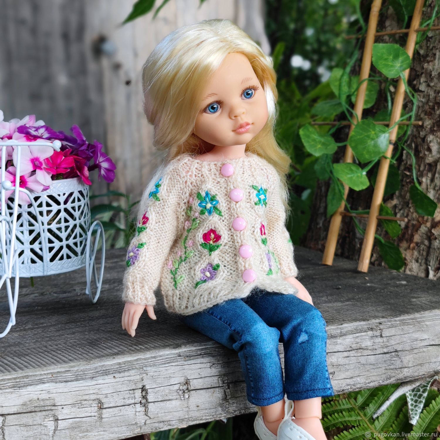 Вязаная кофточка для куклы Paola Reina с вышивкой в интернет-магазине ...