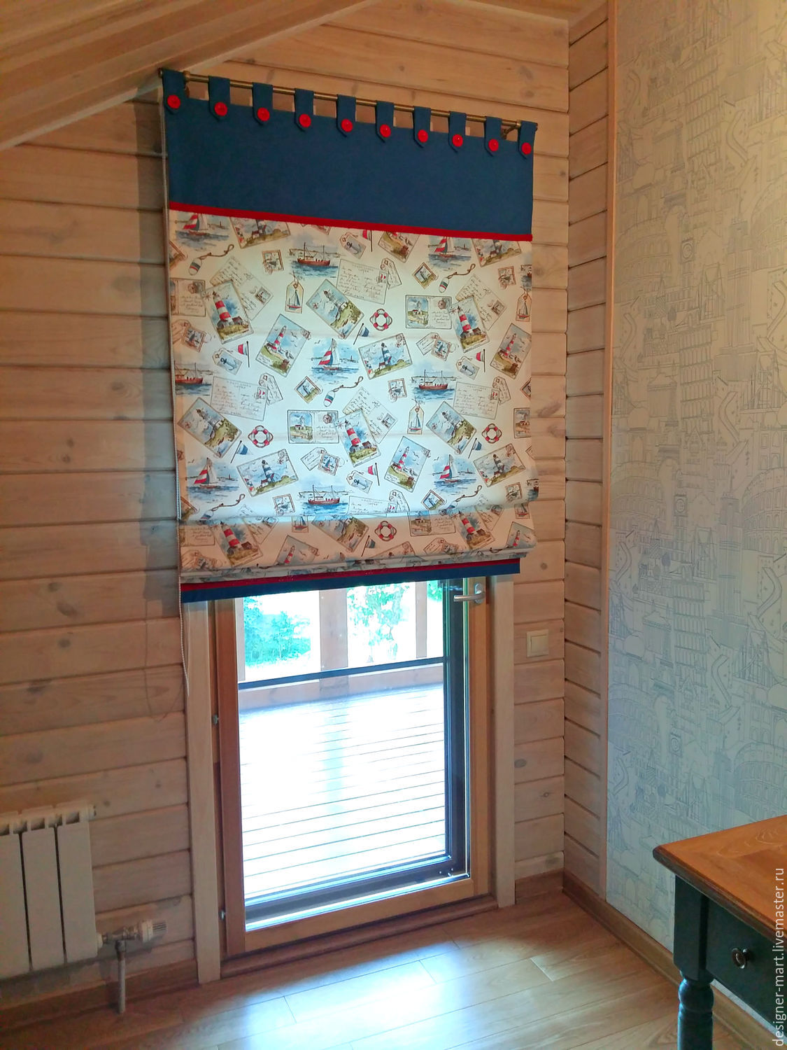 рулонные шторы в деревянном доме фото