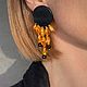 Серьги круглые из кожи с подвесками из янтаря. Серьги классические. Storm Jewellery. Интернет-магазин Ярмарка Мастеров.  Фото №2