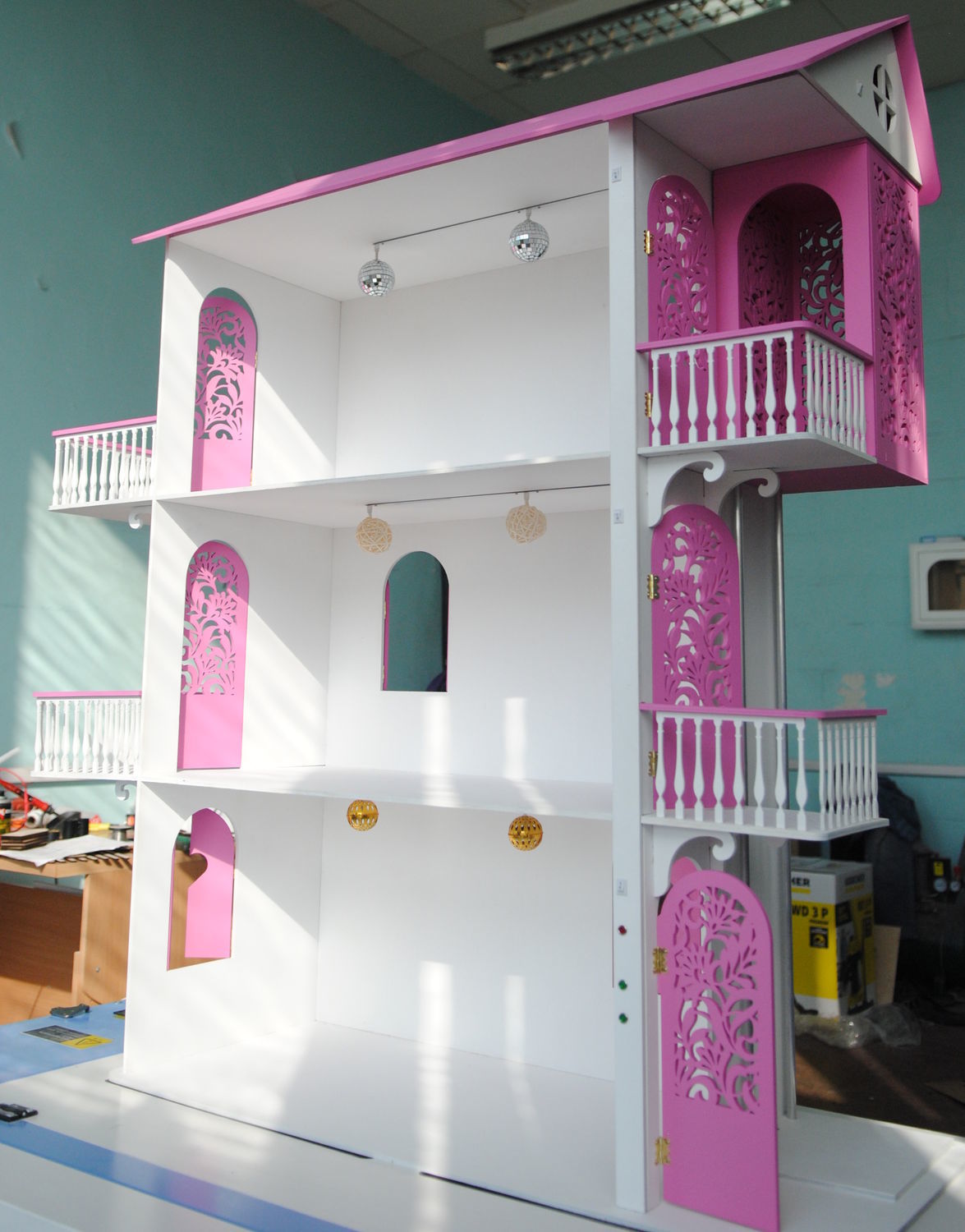 Купить кукольный домик для барби Ecotoys Malibu + лифт низкие цены | vilk.