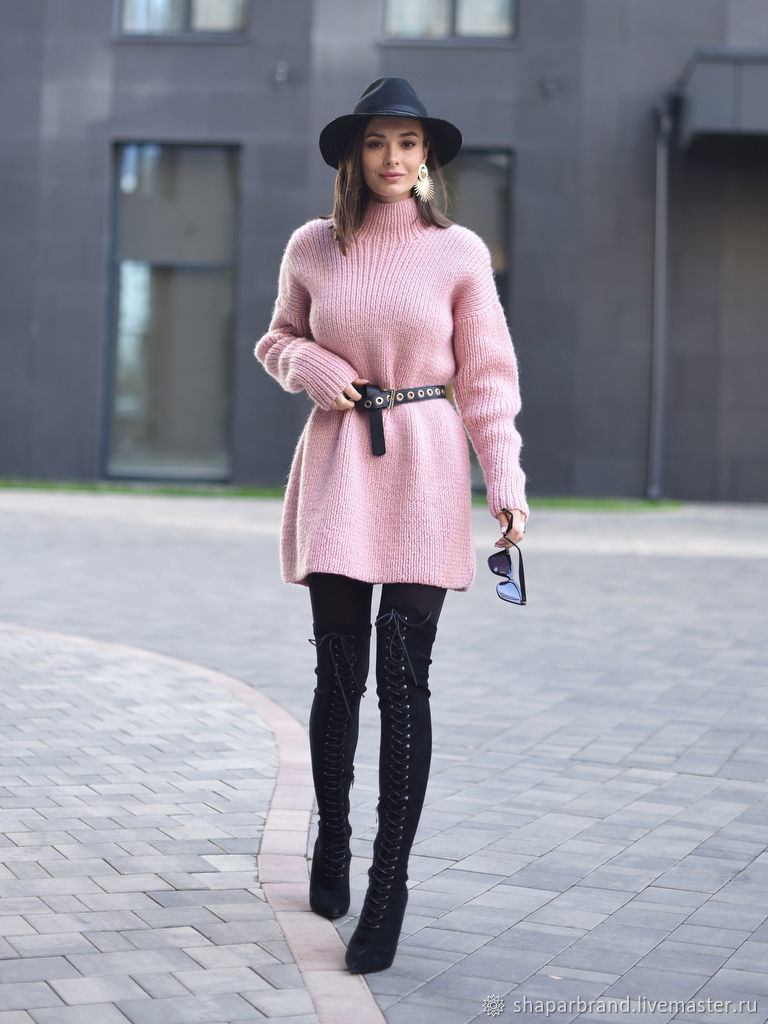Как носить розовый свитер и выглядеть стильно: 5 вариантов для разных случаев | Look at me | Дзен